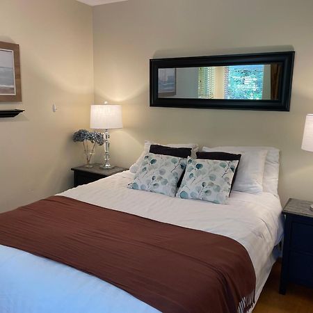 Cobble Wood And Bird Sanctuary Guest Houses Tofino Extérieur photo