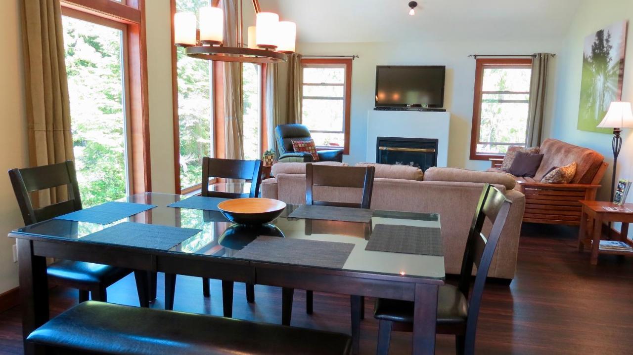 Cobble Wood And Bird Sanctuary Guest Houses Tofino Extérieur photo
