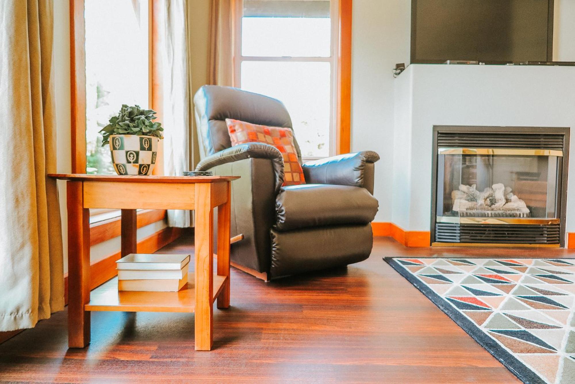 Cobble Wood And Bird Sanctuary Guest Houses Tofino Extérieur photo